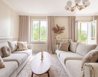 Historic apartment near the city center by the water